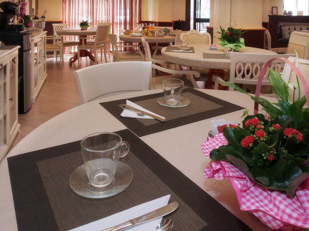 Hotel Due Spade Фиденца Екстериор снимка