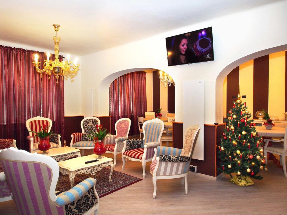 Hotel Due Spade Фиденца Екстериор снимка